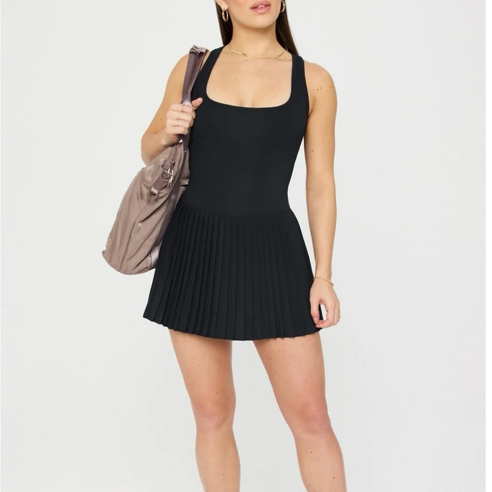 NWT Fabletics black Hot Shot Pleated activewear dress w/shorts/bra/pockets XXS